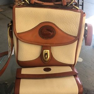 Vintage Dooney Burke med size bag.